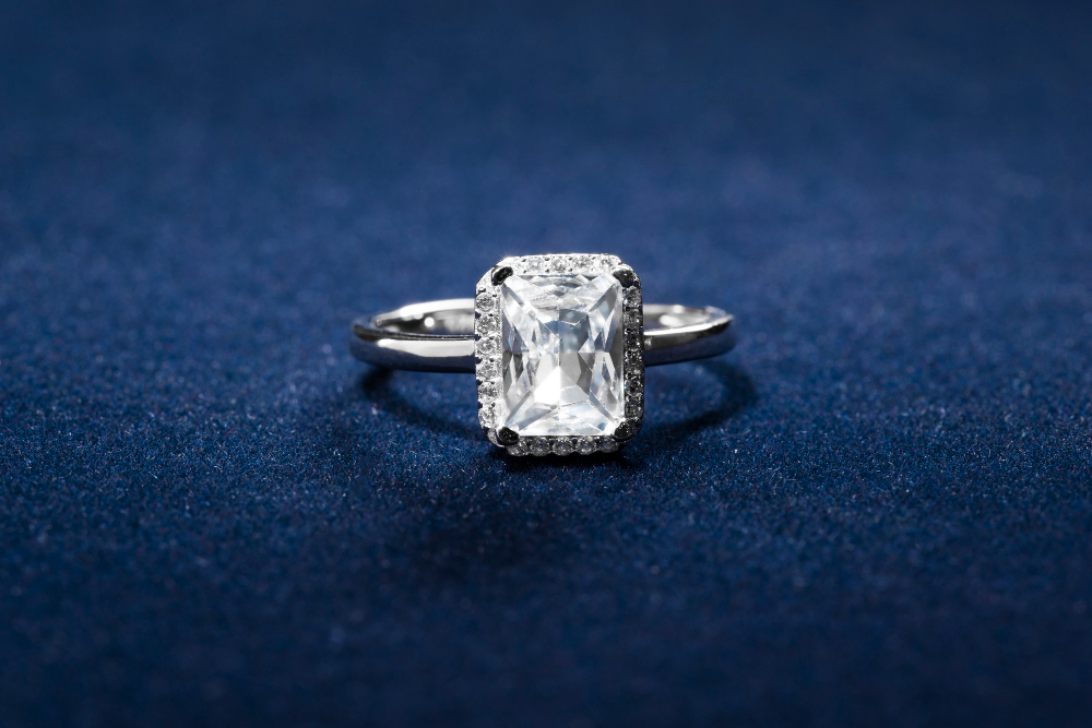 Why Simple Diamond Jewelry Is the Must-Have Accessory of 2026